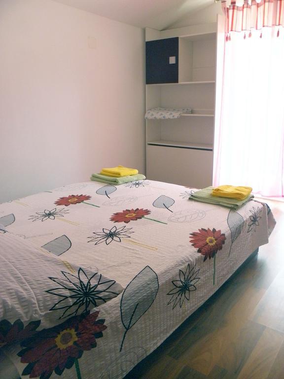 Apartments Mani Trogir Zimmer foto